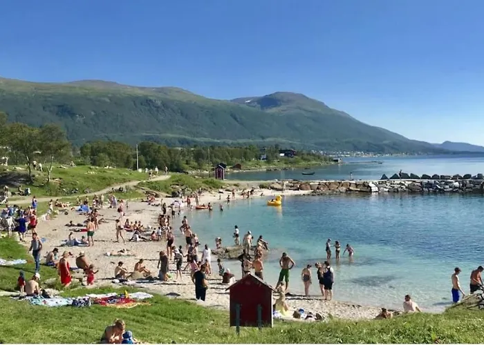 Stroken Med Spektakulaer Utsikt * Tromsø